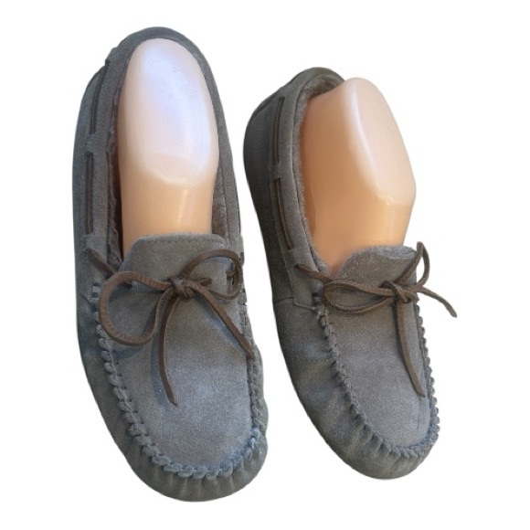 UGG Shoes - UGG Dakota Suede Shearling Moccasin Slippers Shoes Womens Size 9 Gray Winter